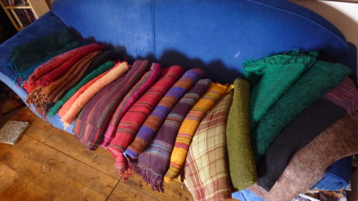 Decken, Schals und Stolas aus Nepal und Tibet